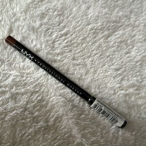 NYX lip pencil (SPL802 brown)